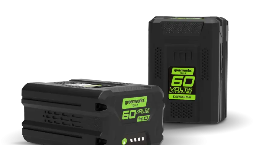 Dwie baterie Greenworks 60V. Firma Greenworks oferuje wydajne narzędzia akumulatorowe.