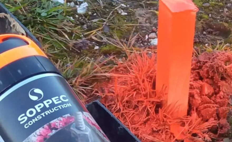 Kolory palików geodezyjnych - jak czytać oznaczenia w terenie?