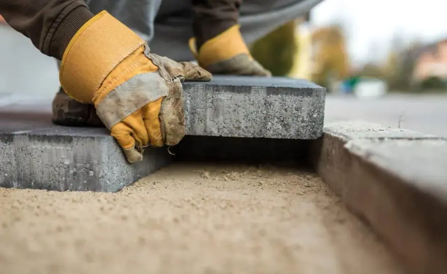 Utwardzanie gruntu pod beton i bruk - Jak to zrobić dobrze?