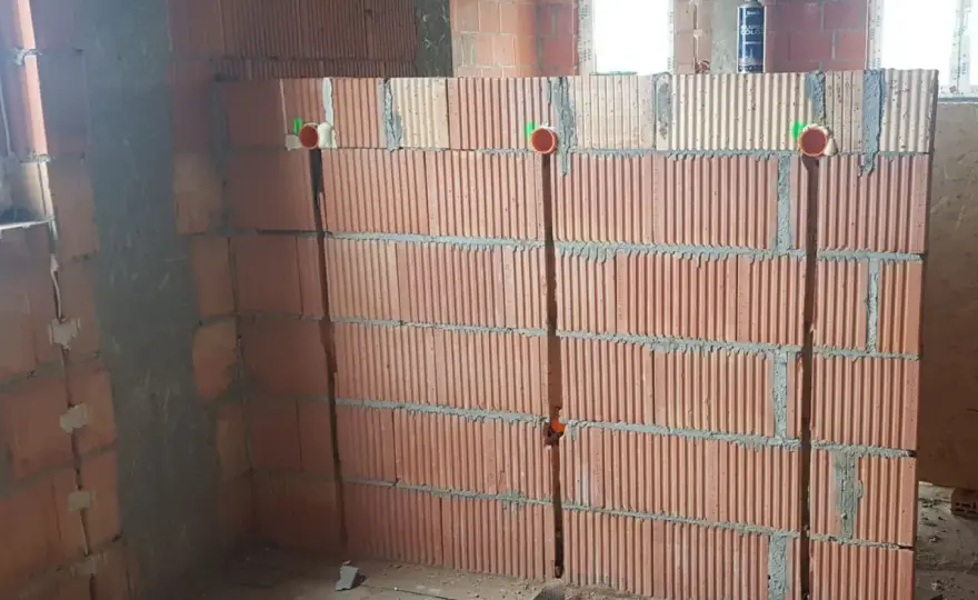 Bruzdy instalacyjne - Jak zrobić je dobrze i bez błędów?