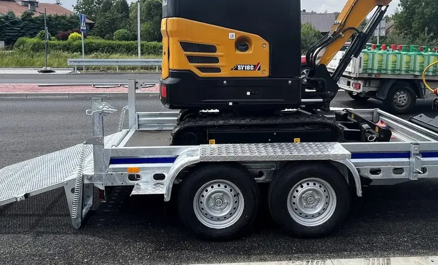 Masa minikoparki - jak dobrać wagę do pracy i transportu